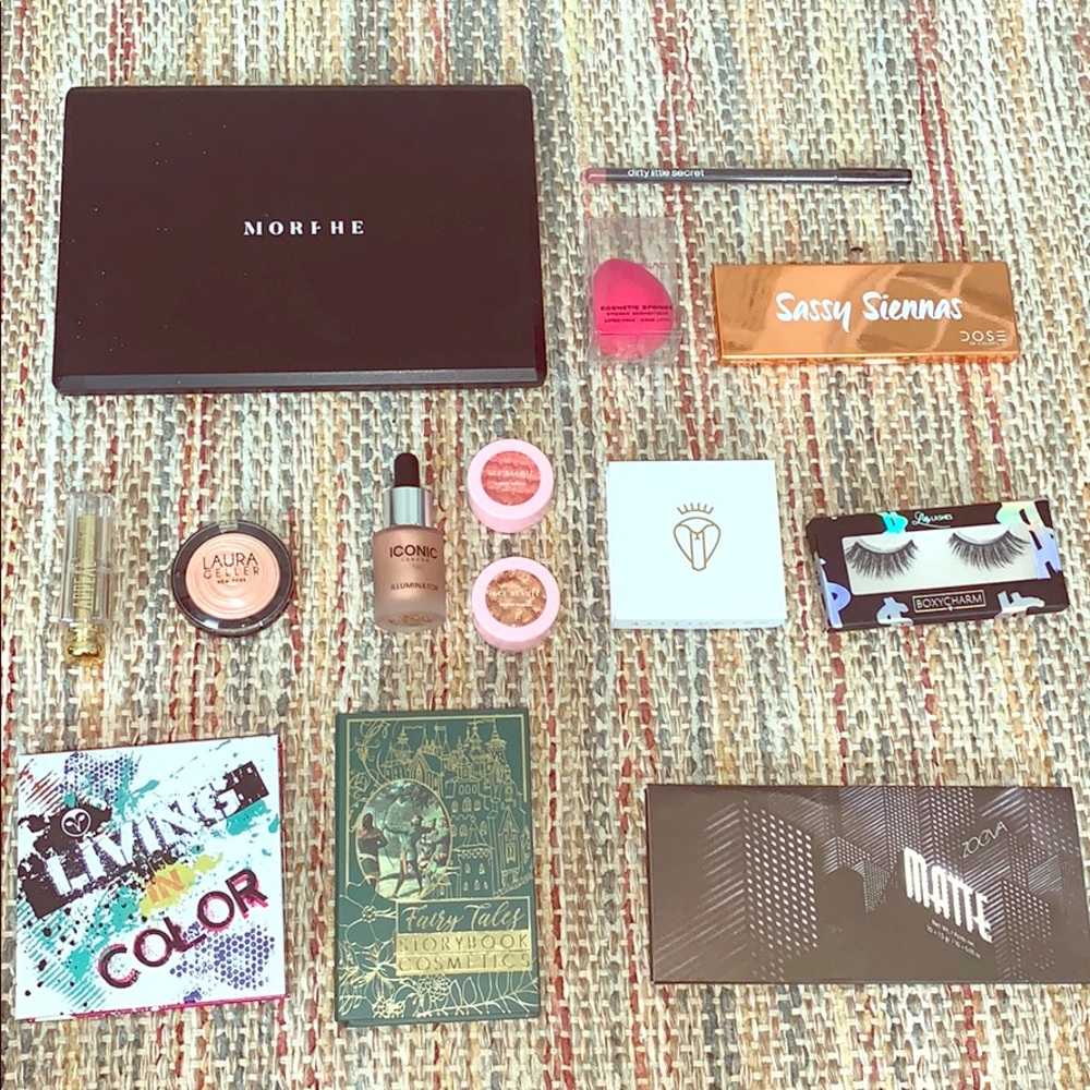 MAKEUP BUNDLE SAVE AT LEAST $150